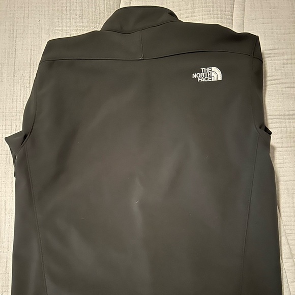 Black Men’s North Face Apex jacket - Picture 2 of 4